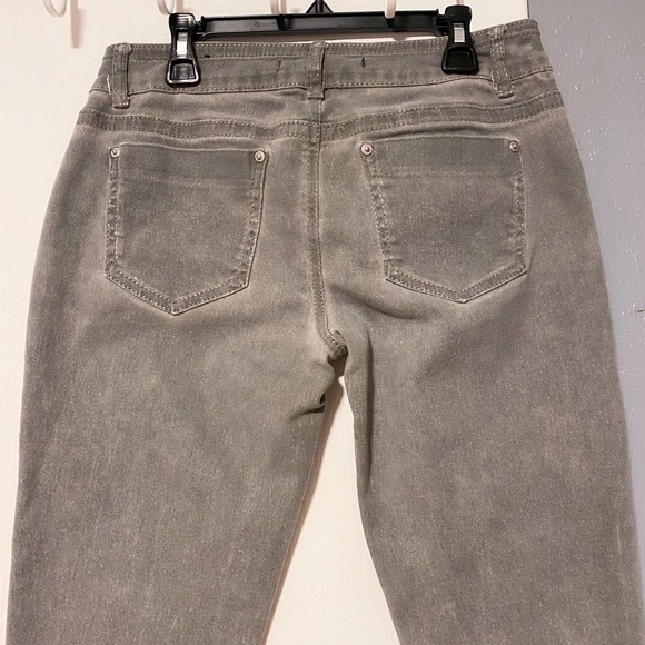Almost Famous Gray Stretch Jeans - Picture 4 of 8